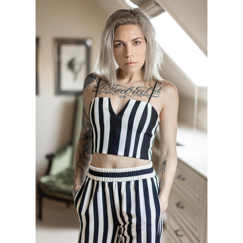 Alice and Olivia black and white striped crop top